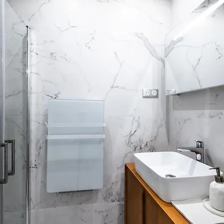 Days Promenade Apartment