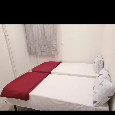 Grand Appartement, 2 Ou 3 Ou 4 Pieces, Tramway Sur Place, Proche Gare Sncf St Augustin 5 Min, Aeroport A 7 Min, Ou Allianz Riviera 10 Min, Palais Nikaia 2 Min , Supermarche Sur Place, Parking Possible Si Disponible Ou Payant A 1000 Metre
