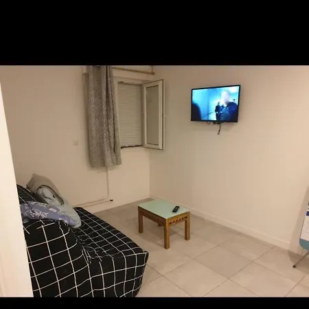 Grand Appartement, 2 Ou 3 Ou 4 Pieces, Tramway Sur Place, Proche Gare Sncf St Augustin 5 Min, Aeroport A 7 Min, Ou Allianz Riviera 10 Min, Palais Nikaia 2 Min , Supermarche Sur Place, Parking Possible Si Disponible Ou Payant A 1000 Metre Daire Nice