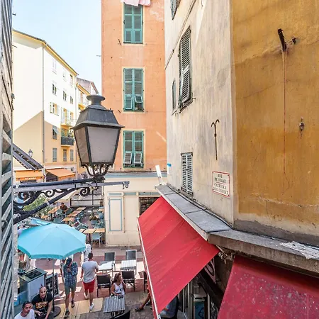 2 Bdr Heart Old Town Apartment