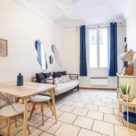 Apartment 2 Bdr Heart Old Town Nice