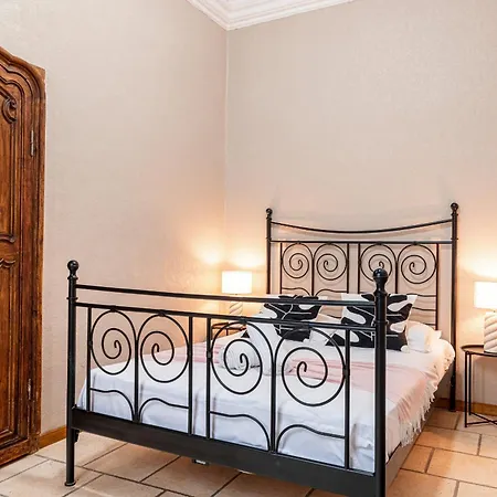 2 Bdr Heart Old Town Nice