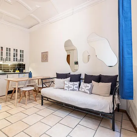 Apartment 2 Bdr Heart Old Town Nice