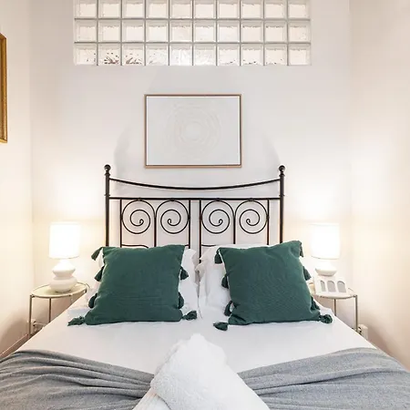 2 Bdr With Independent - Old Town Apartment *