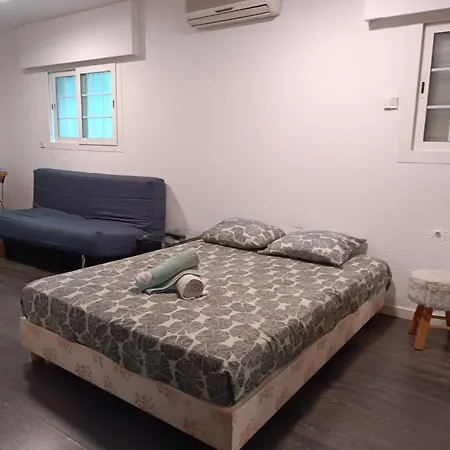 Dauphine Apartment *