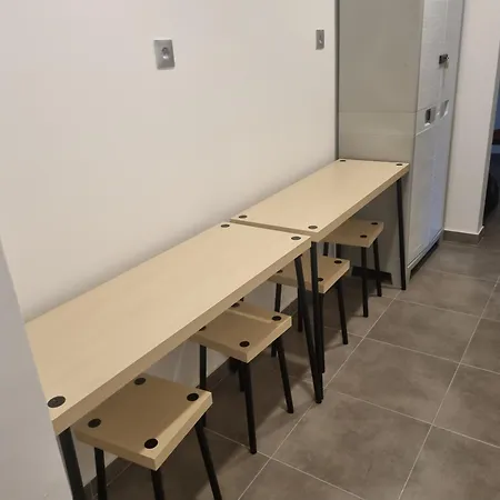 Bed & Breakfast Privative Renove 2024, Climatisation, Tramway Sur Place , 12 Min Centre, 16 Min Plage, Apercu Lateral Mer, 2 Wc Avec 2 Salle De Bain, Private Renovated 2024, Air-conditioned , Tram On Spot, 2 Toilets And 2 Bathrooms
