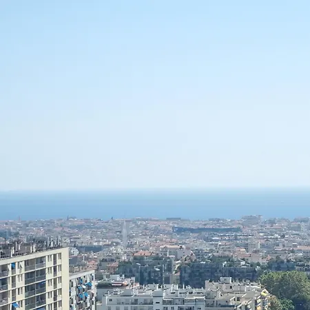 Privative Renove 2024, Climatisation, Tramway Sur Place , 12 Min Centre, 16 Min Plage, Apercu Lateral Mer, 2 Wc Avec 2 Salle De Bain, Private Renovated 2024, Air-conditioned , Tram On Spot, 2 Toilets And 2 Bathrooms Bed & Breakfast Nice
