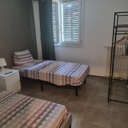 Privative Renove 2024, Climatisation, Tramway Sur Place , 12 Min Centre, 16 Min Plage, Apercu Lateral Mer, 2 Wc Avec 2 Salle De Bain, Private Renovated 2024, Air-conditioned , Tram On Spot, 2 Toilets And 2 Bathrooms Bed & Breakfast *