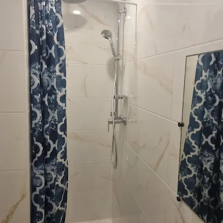 Privative Renove 2024, Climatisation, Tramway Sur Place , 12 Min Centre, 16 Min Plage, Apercu Lateral Mer, 2 Wc Avec 2 Salle De Bain, Private Renovated 2024, Air-conditioned , Tram On Spot, 2 Toilets And 2 Bathrooms *