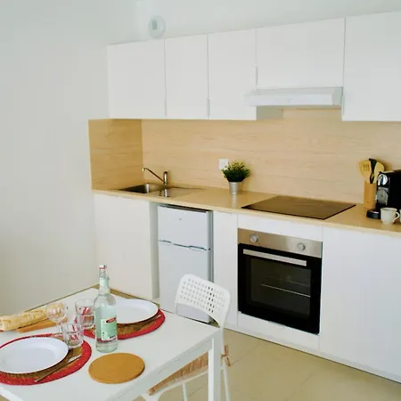 Charming 23 M Near The Sea Nice