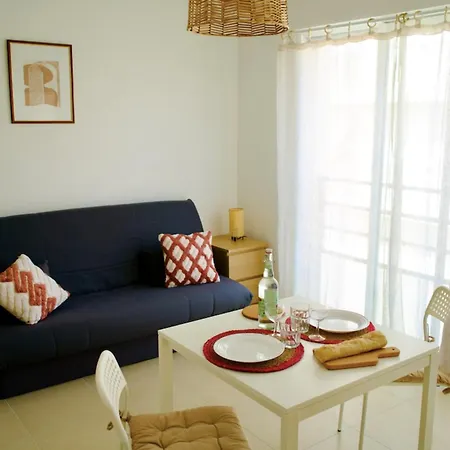 Apartment Charming 23 M Near The Sea Nice