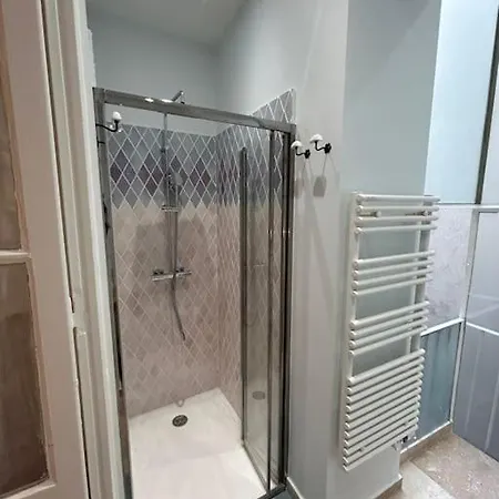 Rossetti Rosa Vieux 2 Bed *