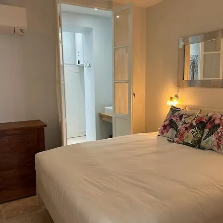 Rossetti Rosa Vieux 2 Bed Nice
