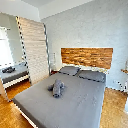 Spacieux - 4 Confortables Apartment