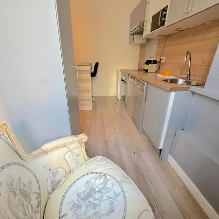 600m Port, Tramway, Clim, Wifi Apartment
