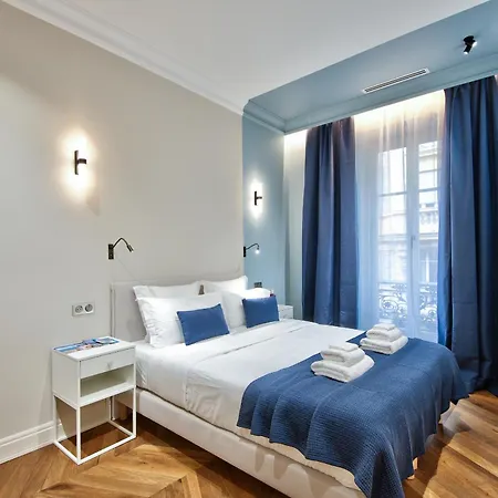 9 Alberti Centre Aparthotel *