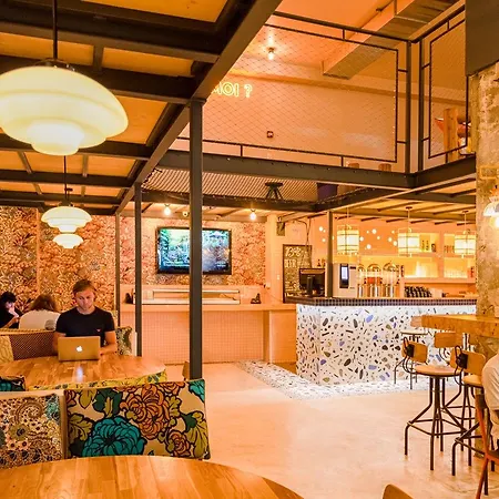 Saint Exupery Hostel Nizza