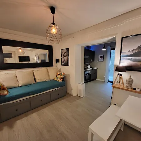 Joli Studio Centre Proche Mer