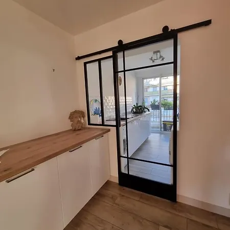 Apartment Magnifique T3, Spacieux, Lumineux Et Traversant Nice