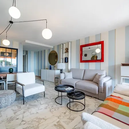Superbe 2 Pieces Clim Et Parking Niza