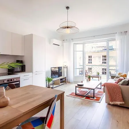 L53 1br Des Postes, Place Massena Terrace & Ac Apartment