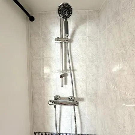 Joli Studio, Idealement Situe, Tres Proche Gare Apartment *