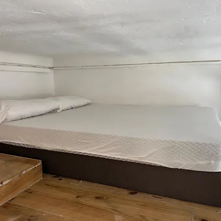 Capsule hotel Les Balconnets Ap3 Centre *