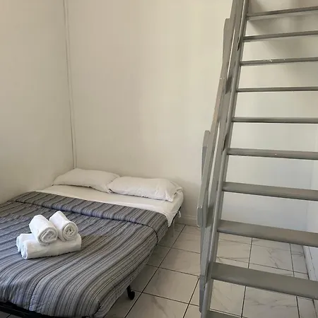 Les Balconnets Ap3 Centre Capsule hotel *
