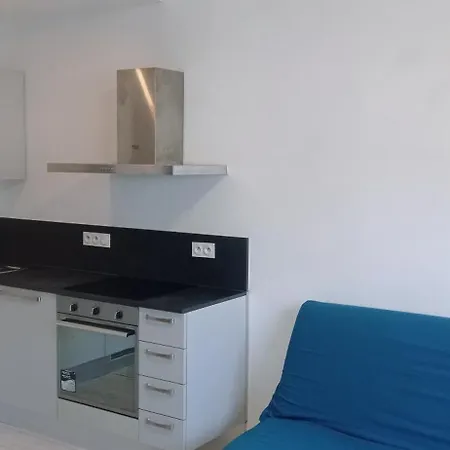 2 Pieces Apartment *
