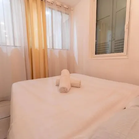 Apartment 2p, Quartier Du Port, *