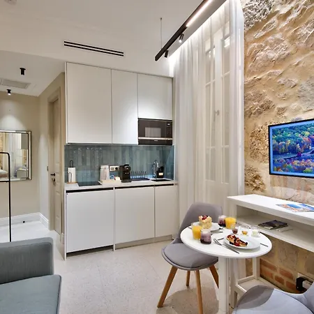 9 Alberti Centre * Nizza
