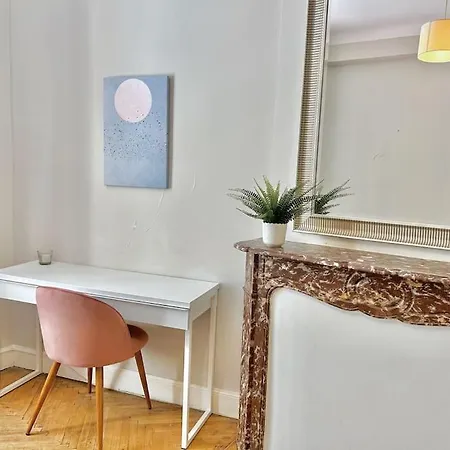 3p En Centre Ville, Spacieux Et Calme Apartment