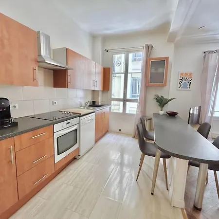 3p En Centre Ville, Spacieux Et Calme Apartment Nice
