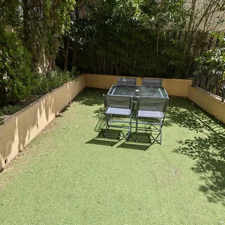Apartment Les Volets Bleus *