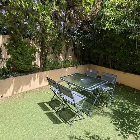 Apartment Les Volets Bleus