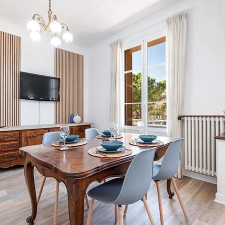 Large 2 Bdr & Garage Apartment