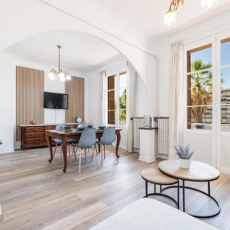 Large 2 Bdr & Garage Apartment Nice