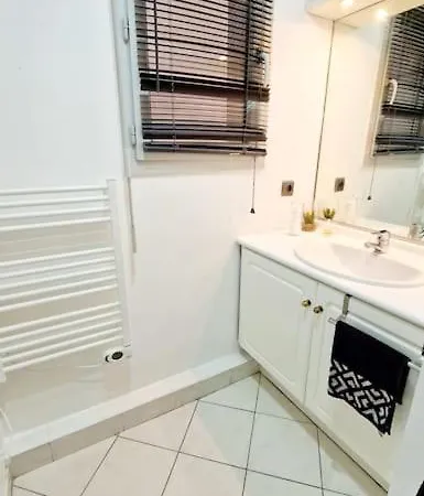 Sunny Escape Apartment Nice