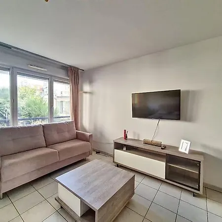 Sunny Escape Apartment Nice