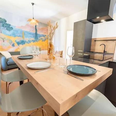 Superbe Deux Chambres, Centre Proche Port *