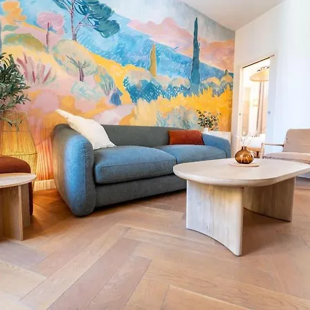 Apartment Superbe Deux Chambres, Centre Proche Port *