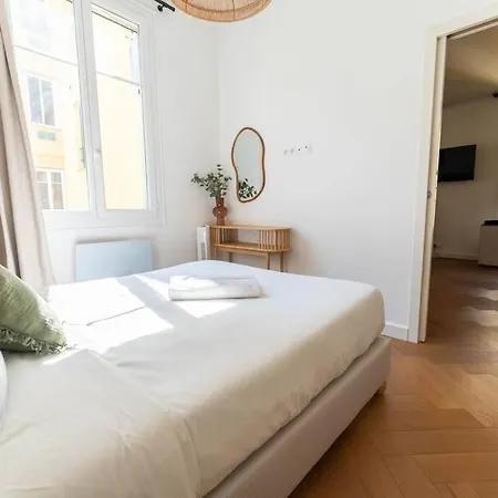 Apartment Superbe Deux Chambres, Centre Proche Port Nice