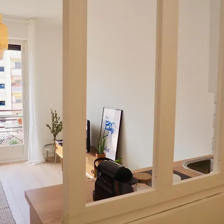Proche De Liberation Avec Balcon Ensoleille Apartment *