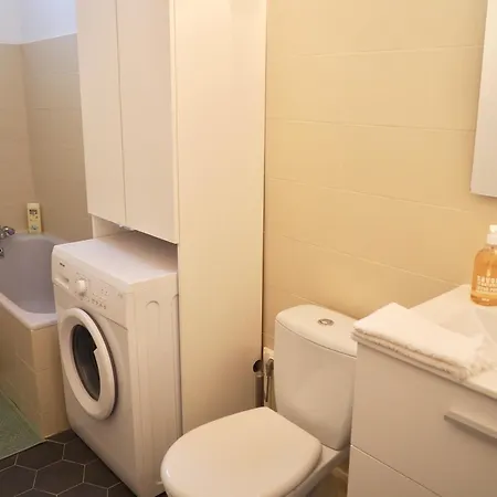 Proche De Liberation Avec Balcon Ensoleille Apartment
