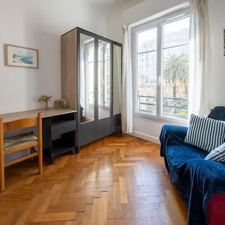 * Le Provencal * Cosy Flat 3 Min Walk From The Sea Apartment Nizza