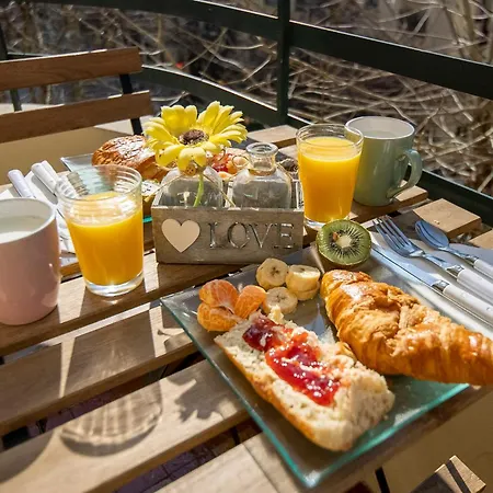 Apartment * Le Provencal * Cosy Flat 3 Min Walk From The Sea *