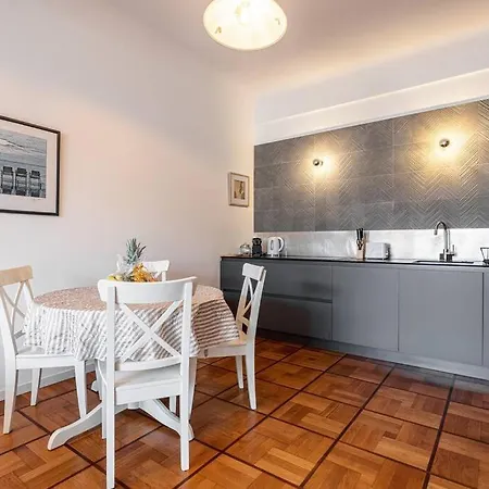 Royal Riviera Apartment
