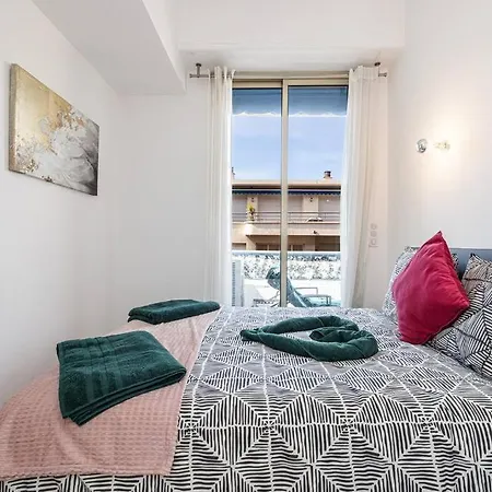 Royal Riviera Apartment