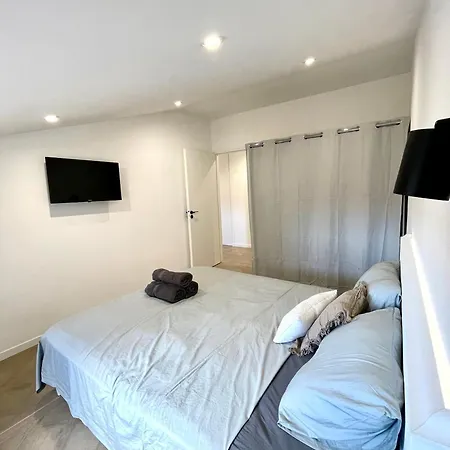 Luxe, Jean Medecin Apartment