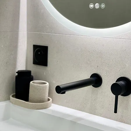 Luxe, Jean Medecin Apartment